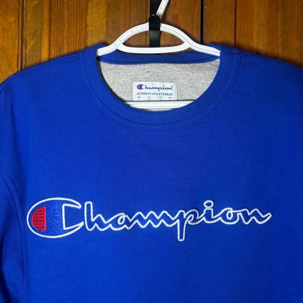 Champion Men’s Bright Blue Script Logo Crewneck Sweatshirt - Picture 3 of 5